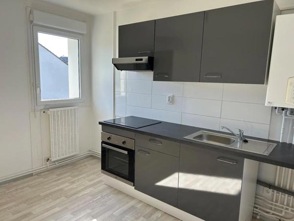 Appartement à louer 4 pièces 82.66m²