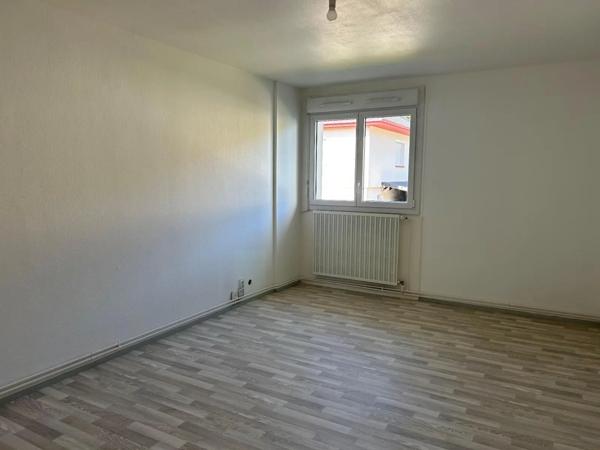 Appartement à louer 4 pièces 82.66m²