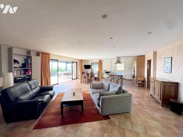 FAYENCE. Adrech du Peyron - Propriété avec maison de 185m², dépendance T2 de 39m² et piscine.