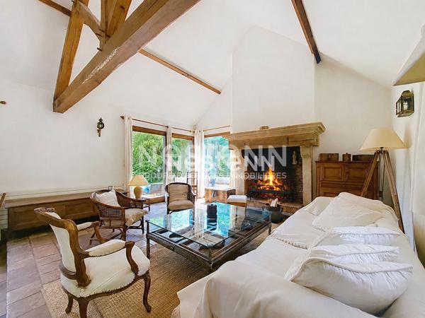 A LOUER : Noisy le Roi, domaine du Golf, maison individuelle 5 pièces de 140 m² avec jardin de 1600 m²