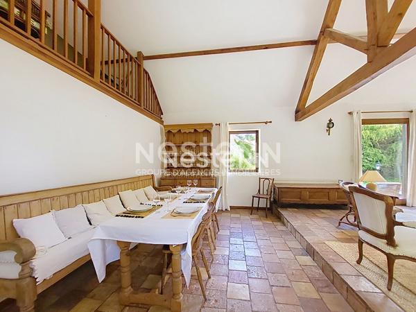 A LOUER : Noisy le Roi, domaine du Golf, maison individuelle 5 pièces de 140 m² avec jardin de 1600 m²