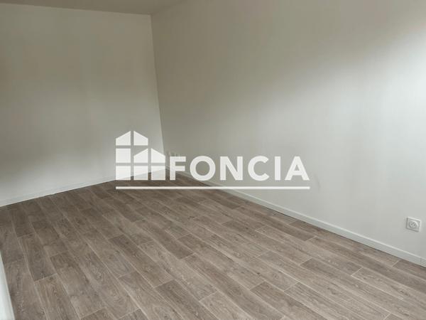 Location Appartement 4 pièces 73.06 m² - 23 RUE PIERRE CURIE Sanary 83110