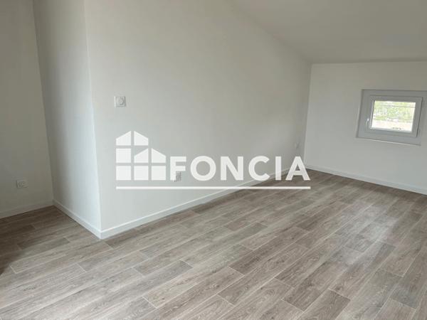 Location Appartement 4 pièces 73.06 m² - 23 RUE PIERRE CURIE Sanary 83110