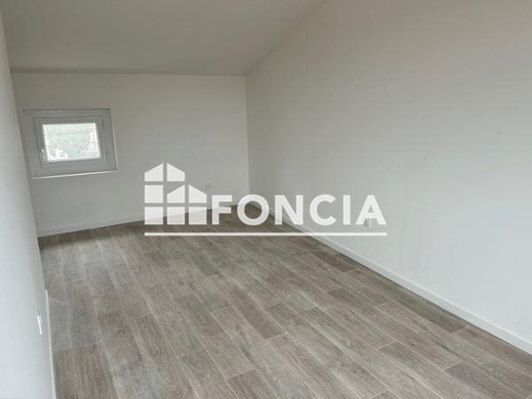 Location Appartement 4 pièces 73.06 m² - 23 RUE PIERRE CURIE Sanary 83110
