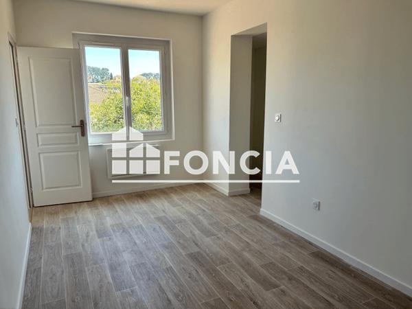 Location Appartement 4 pièces 73.06 m² - 23 RUE PIERRE CURIE Sanary 83110