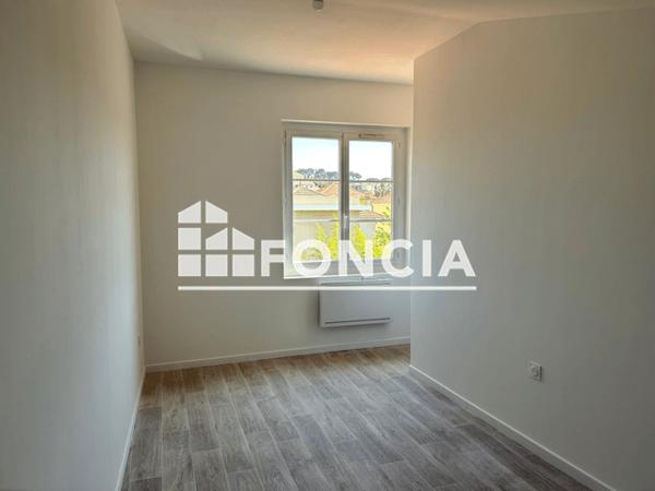 Location Appartement 4 pièces 73.06 m² - 23 RUE PIERRE CURIE Sanary 83110