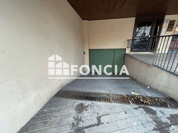 Location Parking - 5 AVENUE JEAN PERRIN Bagnols Sur Ceze 30200