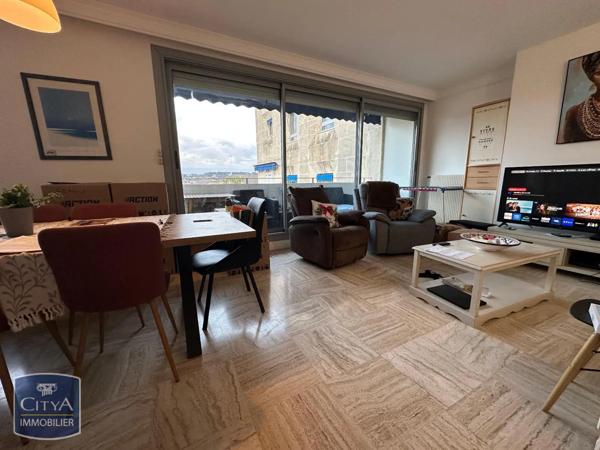 Appartement à louer 3 pièces 82m²