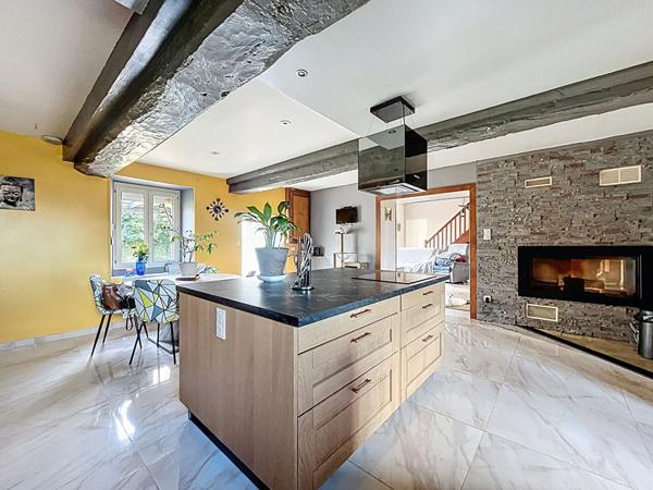 Longère La Bazoge Montpincon 232 m2