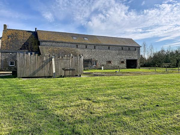 Longère La Bazoge Montpincon 232 m2