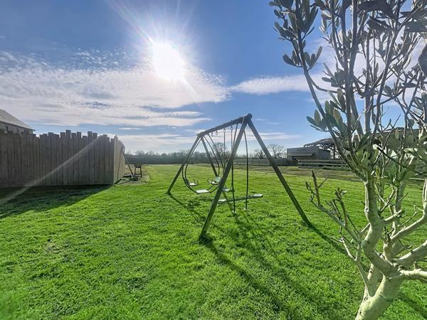 Longère La Bazoge Montpincon 232 m2