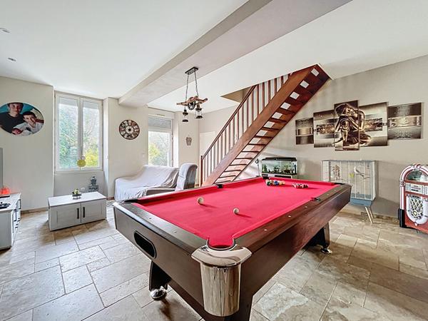 Longère La Bazoge Montpincon 232 m2