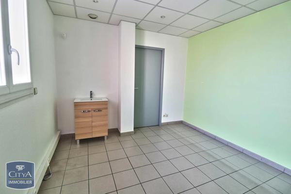 Local professionnel à vendre 64.82m² Le Chambon-Feugerolles (42500)