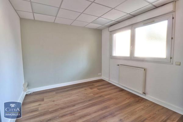 Local professionnel à vendre 64.82m² Le Chambon-Feugerolles (42500)