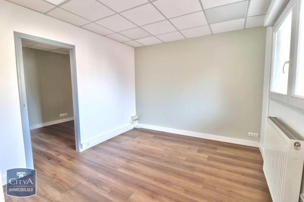 Local professionnel à vendre 64.82m² Le Chambon-Feugerolles (42500)