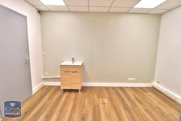 Local professionnel à vendre 64.82m² Le Chambon-Feugerolles (42500)