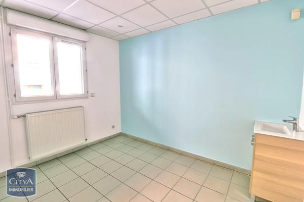 Local professionnel à vendre 64.82m² Le Chambon-Feugerolles (42500)