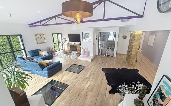 Maison à vendre    6 pièces • 293,40 m2 Lons