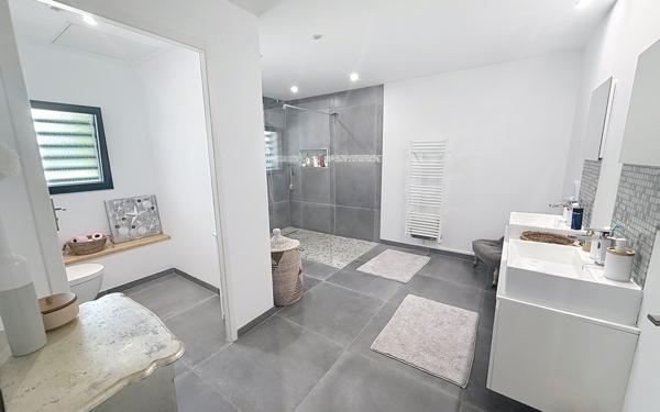 Maison à vendre    6 pièces • 293,40 m2 Lons