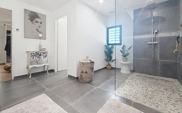 Maison à vendre    6 pièces • 293,40 m2 Lons