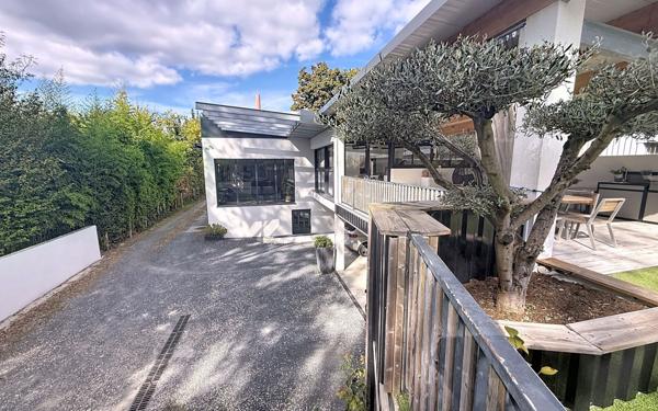 Maison à vendre    6 pièces • 293,40 m2 Lons