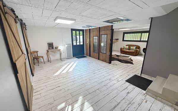 Maison à vendre    6 pièces • 293,40 m2 Lons