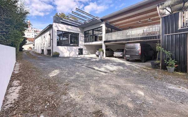 Maison à vendre    6 pièces • 293,40 m2 Lons