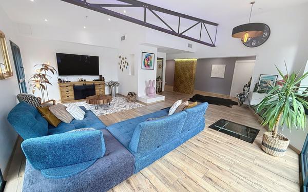 Maison à vendre    6 pièces • 293,40 m2 Lons