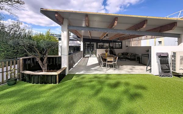 Maison à vendre    6 pièces • 293,40 m2 Lons