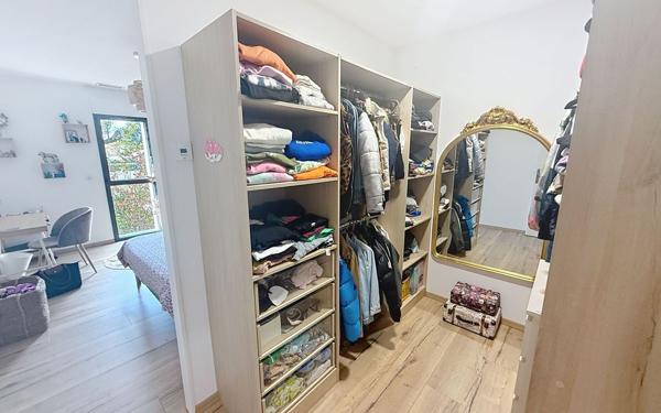 Maison à vendre    6 pièces • 293,40 m2 Lons