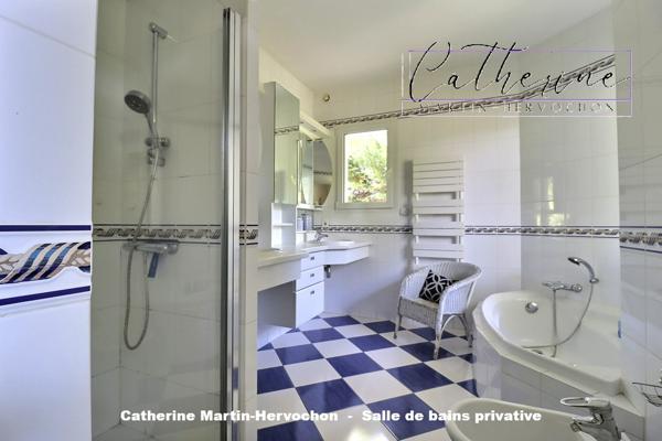 Villa d'architecte de 4 chambres dont 1 suite sur vaste sous-sol de 120 m² - La Baule-les Pins