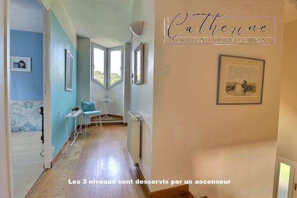 Villa d'architecte de 4 chambres dont 1 suite sur vaste sous-sol de 120 m² - La Baule-les Pins