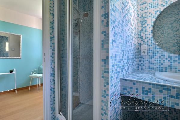 Villa d'architecte de 4 chambres dont 1 suite sur vaste sous-sol de 120 m² - La Baule-les Pins