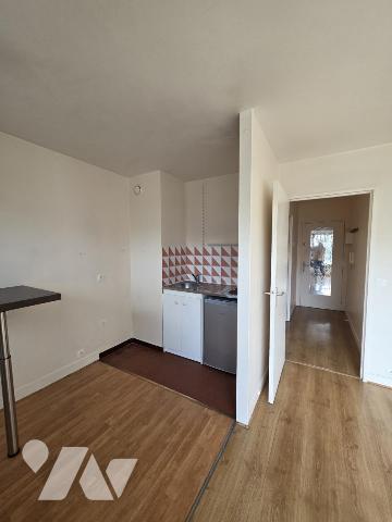 75013 - STUDIO 29 m² – CALME SUR JARDIN – ASCENSEUR – IDÉAL INVESTISSEMENT LOCATIF