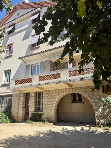 AUBENAS – APPARTEMENT DE CARACTÈRE 115 m² – TERRASSE & BALCON 28 m² – GARAGE 35 m²