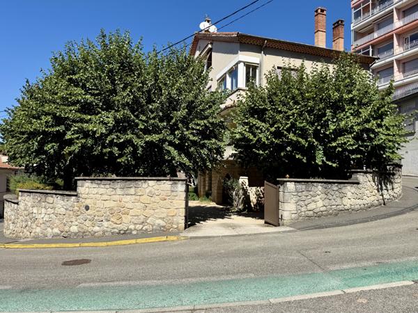 AUBENAS – APPARTEMENT DE CARACTÈRE 115 m² – TERRASSE & BALCON 28 m² – GARAGE 35 m²