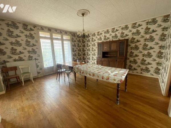 Maison familiale avec beau potentiel – Vivonne centre - 166 m²