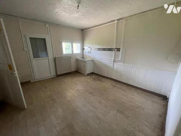 Maison familiale avec beau potentiel – Vivonne centre - 166 m²