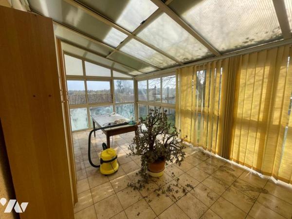 Maison familiale avec beau potentiel – Vivonne centre - 166 m²