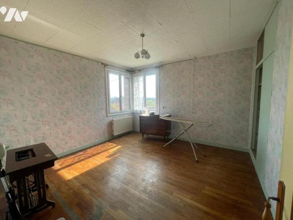 Maison familiale avec beau potentiel – Vivonne centre - 166 m²