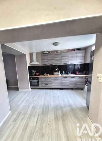 Immeuble à vendre 237 m² Descartes