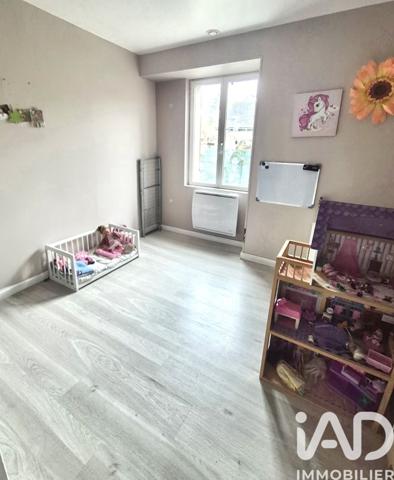 Immeuble à vendre 237 m² Descartes