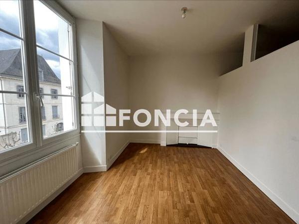 Location Appartement 2 pièces 29.91 m² - 16 PLACE FOIRE LE ROI Tours 37000