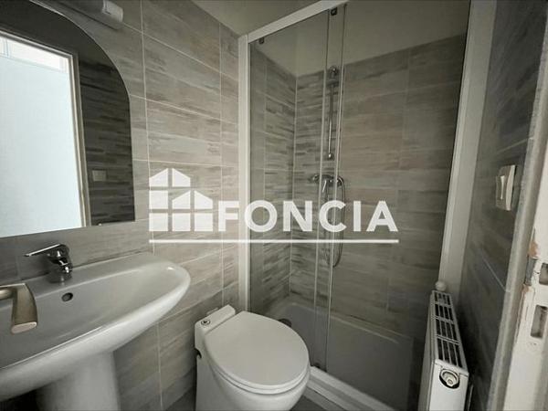 Location Appartement 2 pièces 29.91 m² - 16 PLACE FOIRE LE ROI Tours 37000