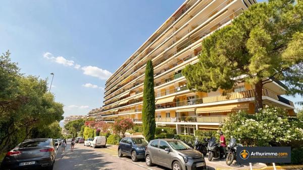 Vente                                                      Appartement
                        
                     3 pièces                      80 m2                     à Nice