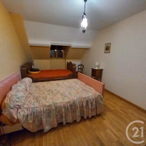 Immeuble à vendre  201,50 m2 COURCAIS - 03