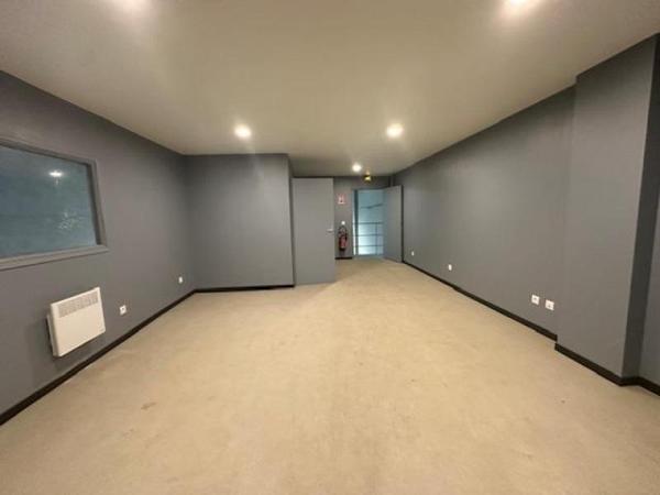 Entrepôt à Louer à LA SENTINELLE 3500 €