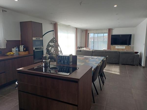 Villa moderne 4 pièces 127 m2  sur 630m² avec piscine