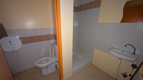 Immeuble commerces - St Secondin