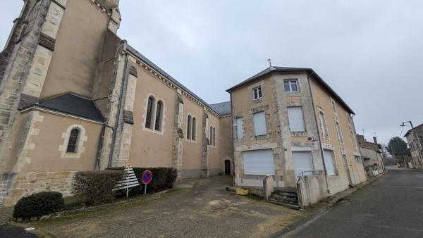 Immeuble commerces - St Secondin